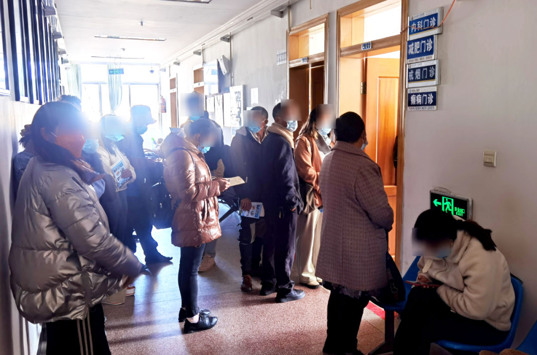 【保山安利医院】肿瘤科张颖东主任赴施甸县人民医院开展肿瘤专科坐诊、查房