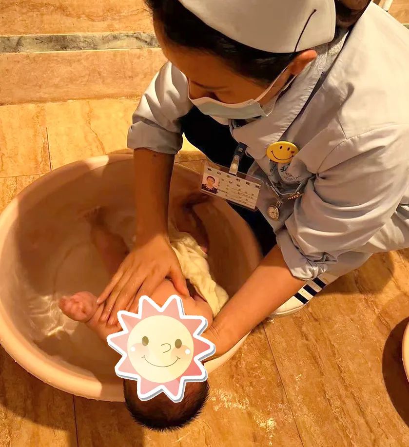 【保山安利医院】新手妈妈别着急，宝宝护理可为您上门服务~